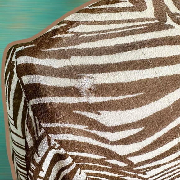 BCBGMaxAzria Brown Palm Leaf Pattern 100% Silk Tie-Front Pullover Blouse Size 8 - Picture 9 of 11